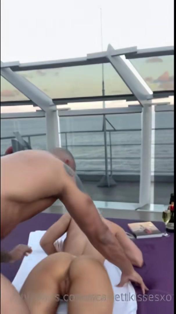 scarlettkissesxo_nude_outdoor_sex_onlyfans_video_leaked-faowke