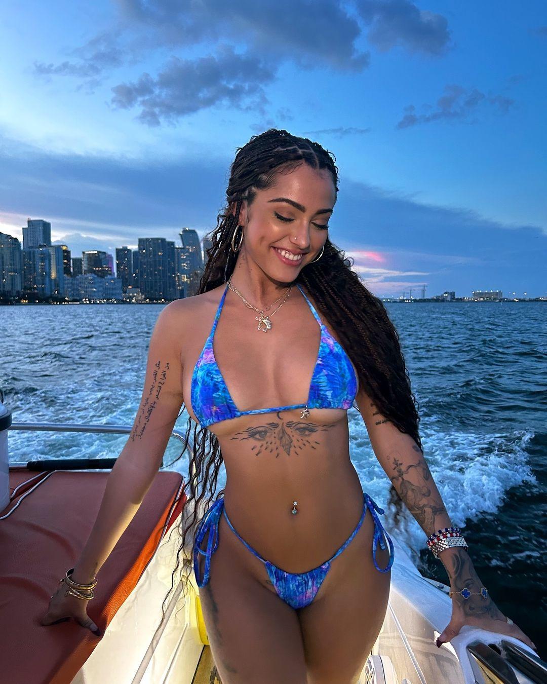 malu_trevejo_sexy_bikini_boat_onlyfans_set_leaked-urspob