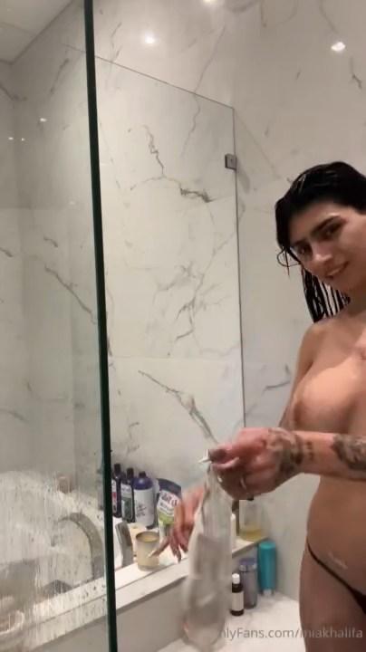 mia_khalifa_nude_lingerie_try-on_onlyfans_video_leaked-jlluku-1