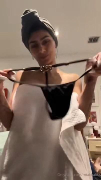 mia_khalifa_nude_lingerie_try-on_onlyfans_video_leaked-vvtgbs-1