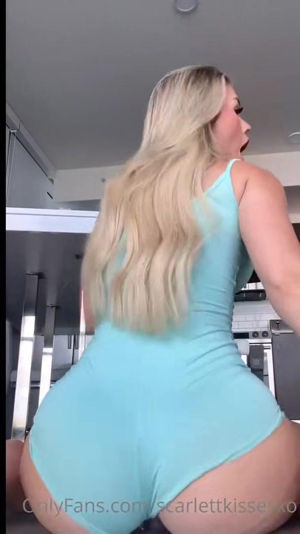 scarlettkissesxo_dildo_masturbation_onlyfans_video_leaked-ugfnjo