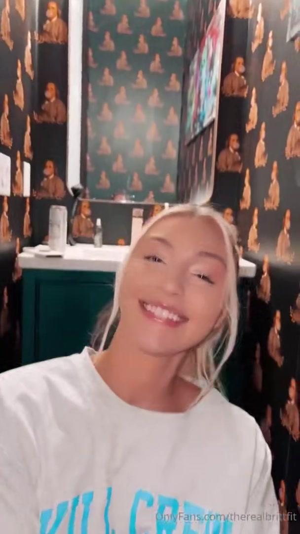 therealbrittfit_deepthroat_blowjob_onlyfans_video_leaked-ldbegz