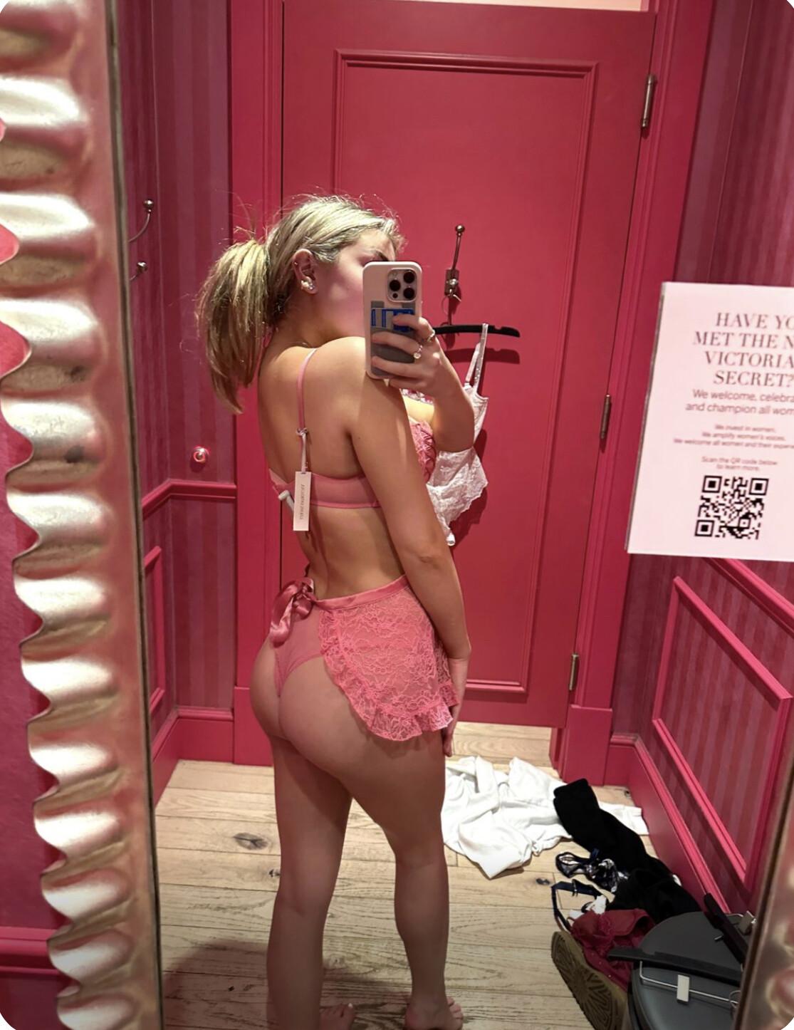 breckie_hill_lingerie_dressing_room_onlyfans_set_leaked-fethrq