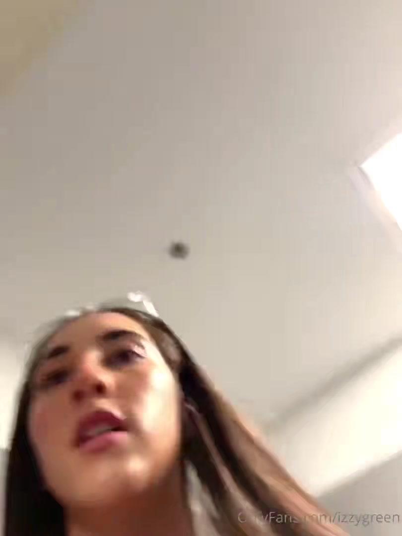 izzy_green_nude_bathroom_dildo_tease_onlyfans_video_leaked-thqdfu
