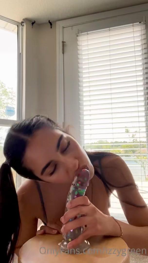 izzy_green_nude_dildo_joi_blowjob_onlyfans_video_leaked-tngfhd