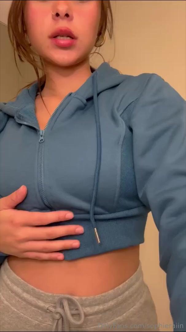 sophie_rain_nude_sweatpants_strip_onlyfans_video_leaked-dtytoy