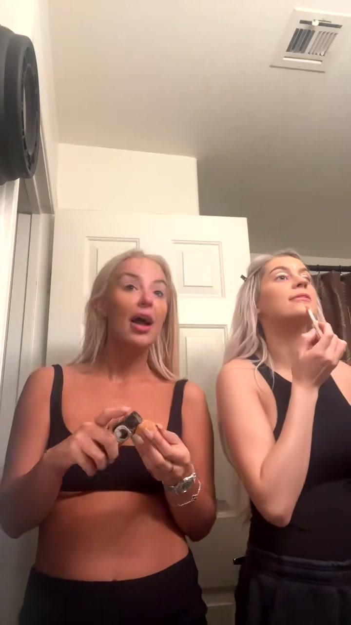 tana_mongeau_getting_ready_onlyfans_livestream_leaked-rydxbj