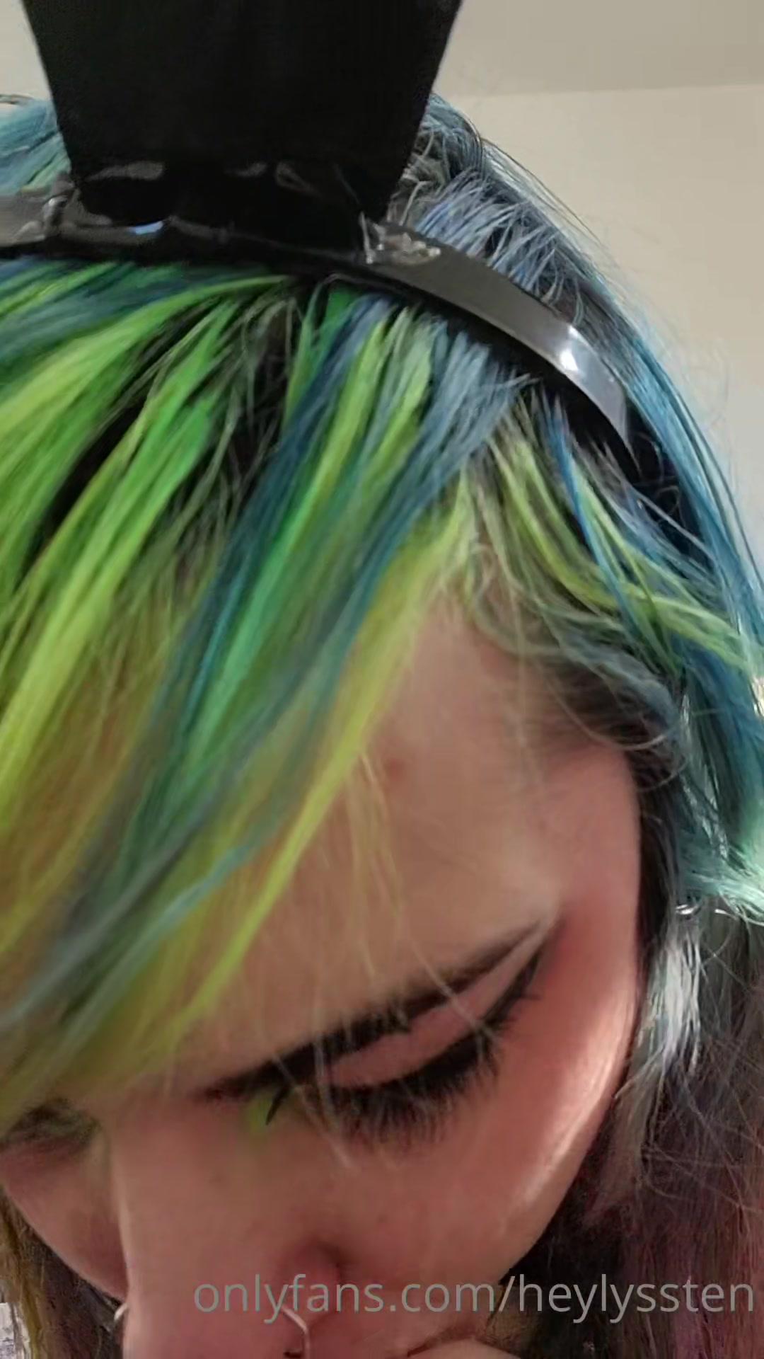 heylyssten_close-up_dildo_blowjob_onlyfans_video_leaked-rtpvxr