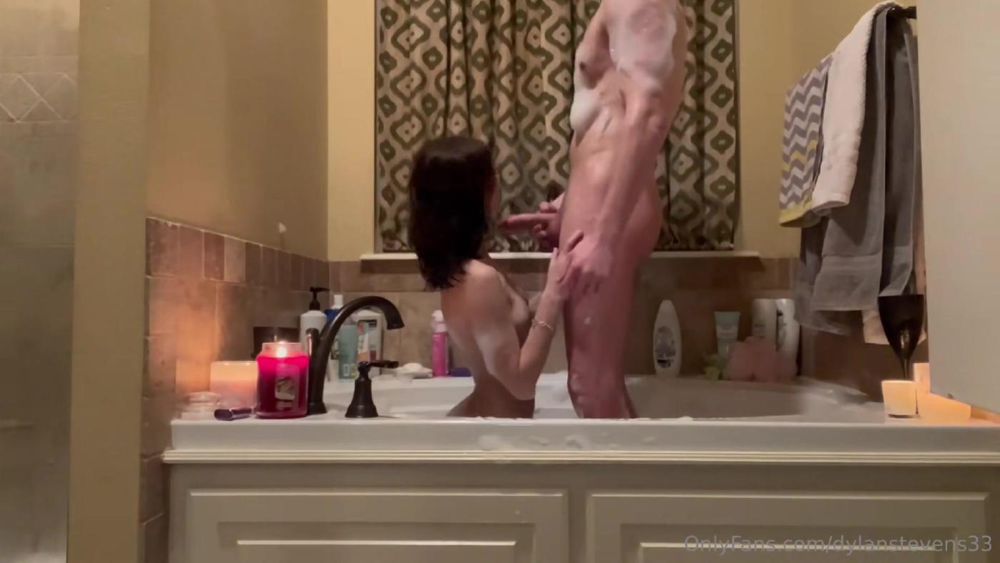 kinsley_alyse_nude_bath_doggy_style_onlyfans_video_leaked-qqgnbi