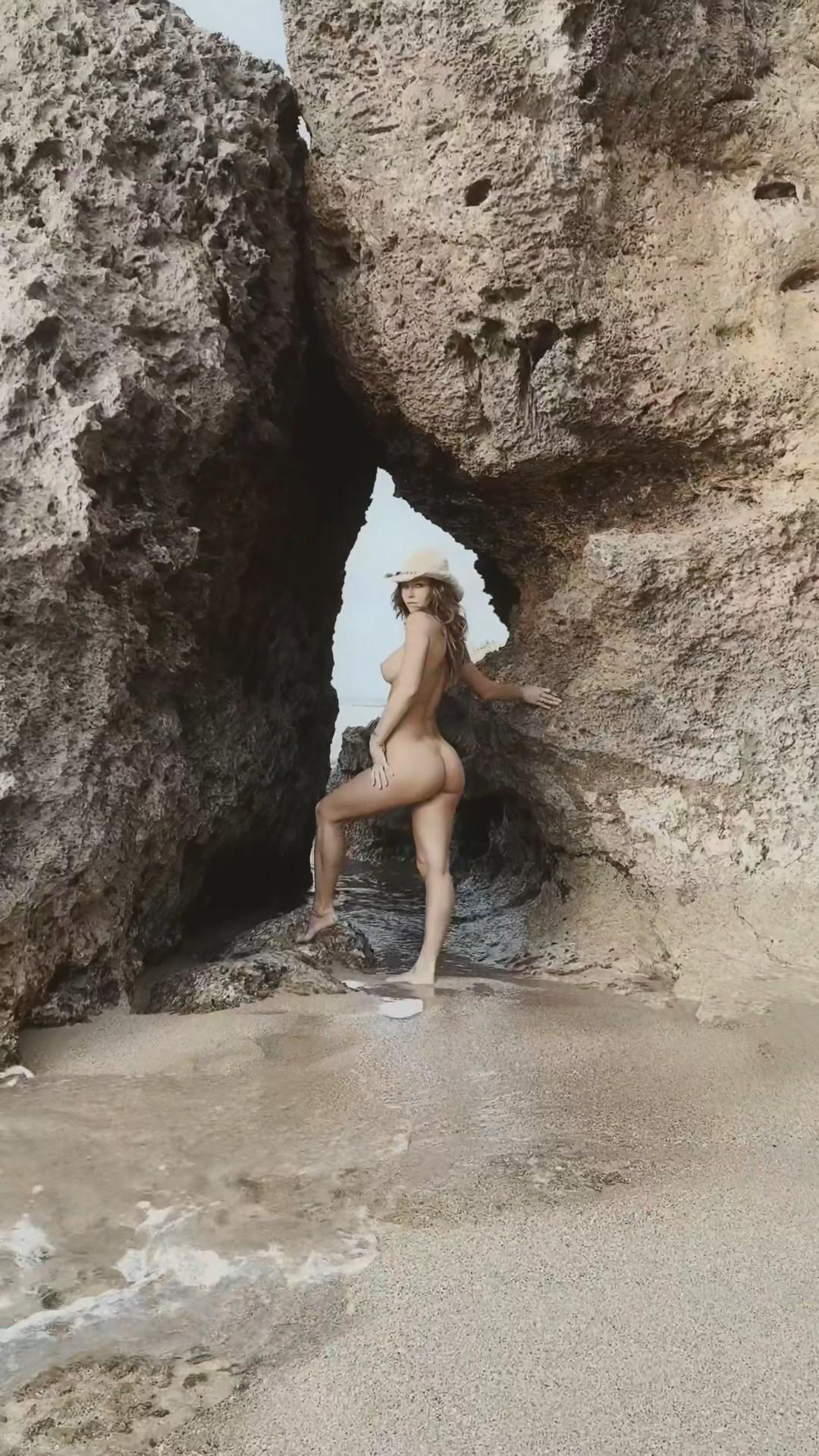 rachel_cook_nude_bikini_beach_strip_onlyfans_video_leaked-xyrlsd
