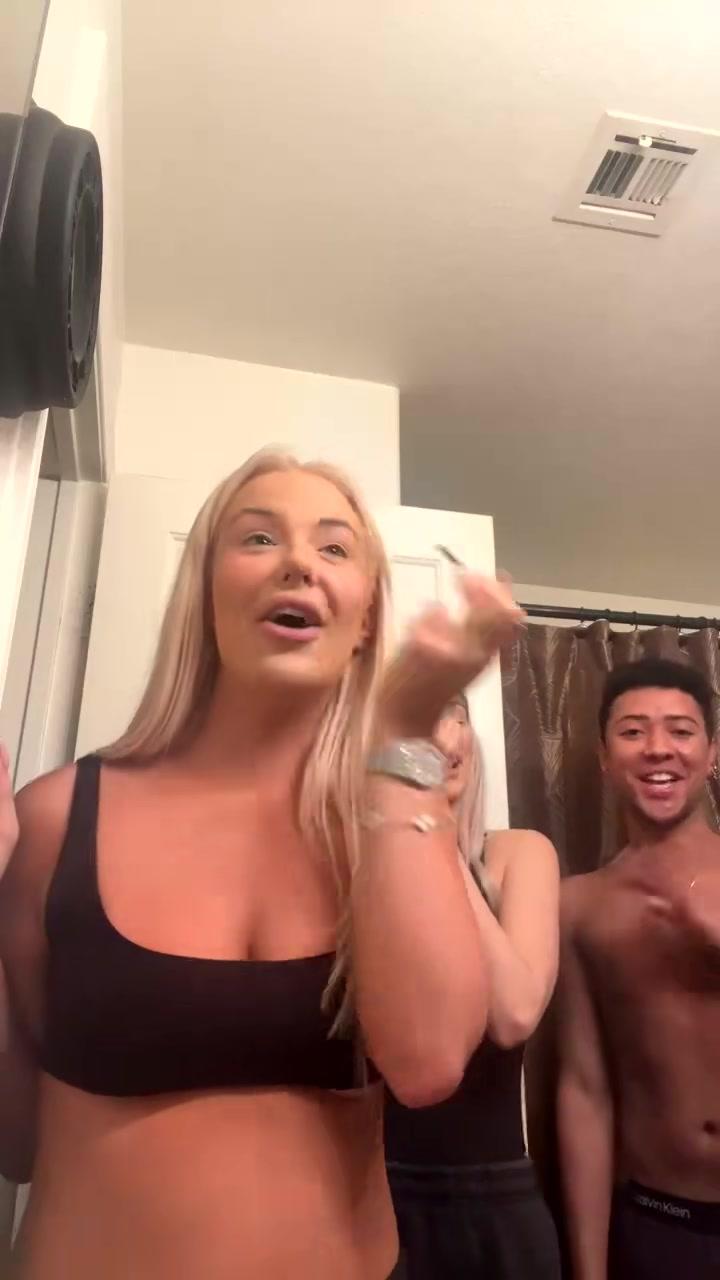 tana_mongeau_tits_ass_flash_onlyfans_livestream_leaked-hrqcbu