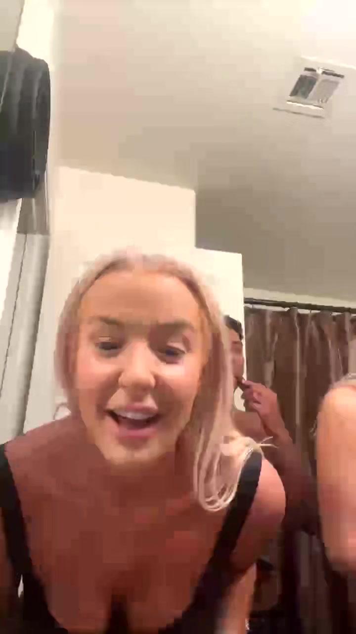 tana_mongeau_tits_ass_flash_onlyfans_livestream_leaked-kwjlab