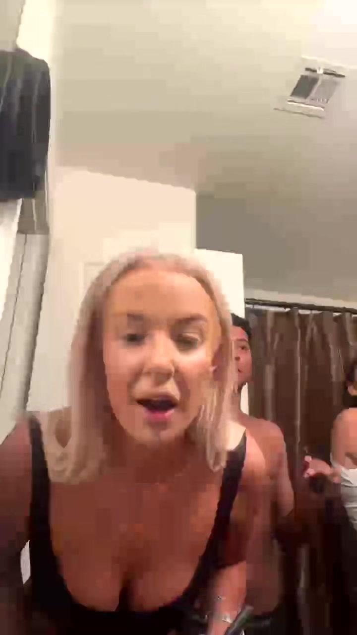 tana_mongeau_tits_ass_flash_onlyfans_livestream_leaked-vpdjhz