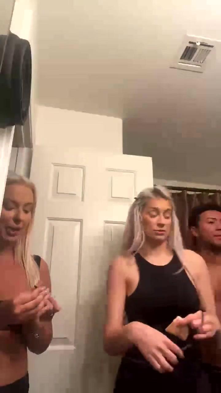 tana_mongeau_tits_ass_flash_onlyfans_livestream_leaked-woyvgl