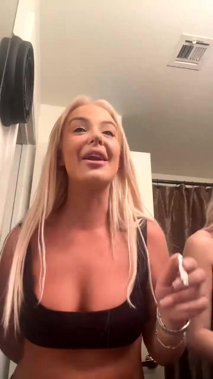 tana_mongeau_tits_flash_livestream_onlyfans_video_leaked-etcmjl