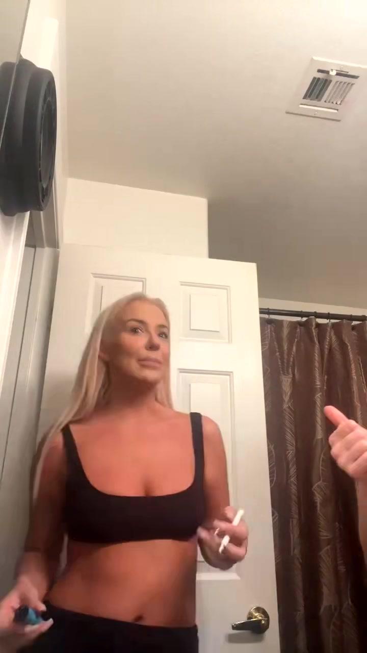 tana_mongeau_tits_flash_livestream_onlyfans_video_leaked-jnysei