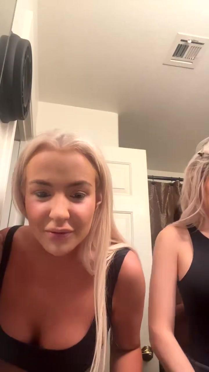 tana_mongeau_tits_flash_livestream_onlyfans_video_leaked-kddrsv