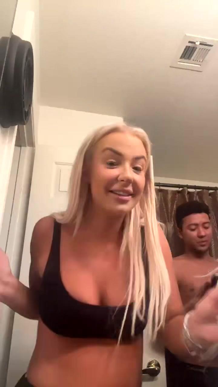tana_mongeau_tits_flash_livestream_onlyfans_video_leaked-uthyub
