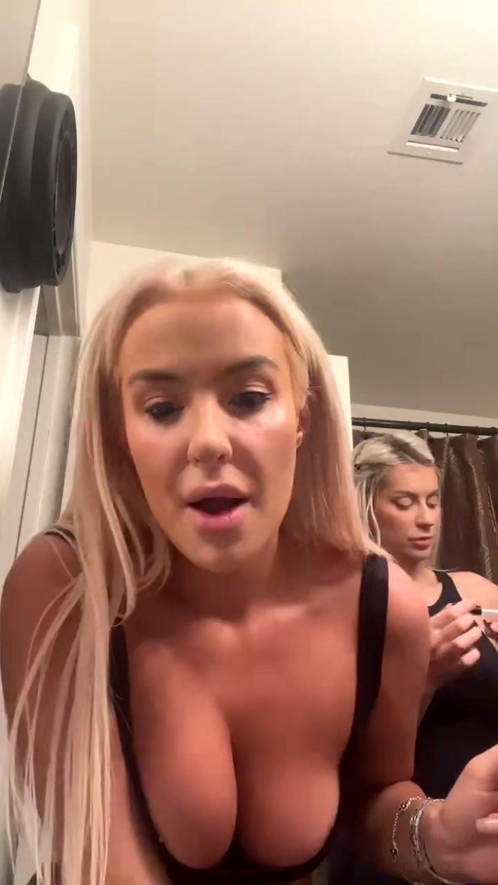 tana_mongeau_tits_flash_livestream_onlyfans_video_leaked-yyfqjs