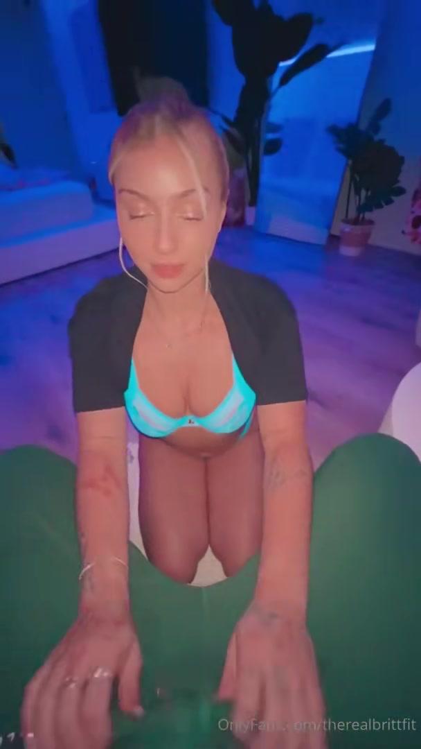 therealbrittfit_nude_deepthroat_blowjob_onlyfans_video_leaked-eualnb