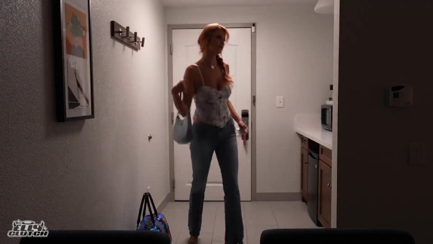 elly_clutch_nude_hotel_room_intruder_onlyfans_video_leaked-yhmqja