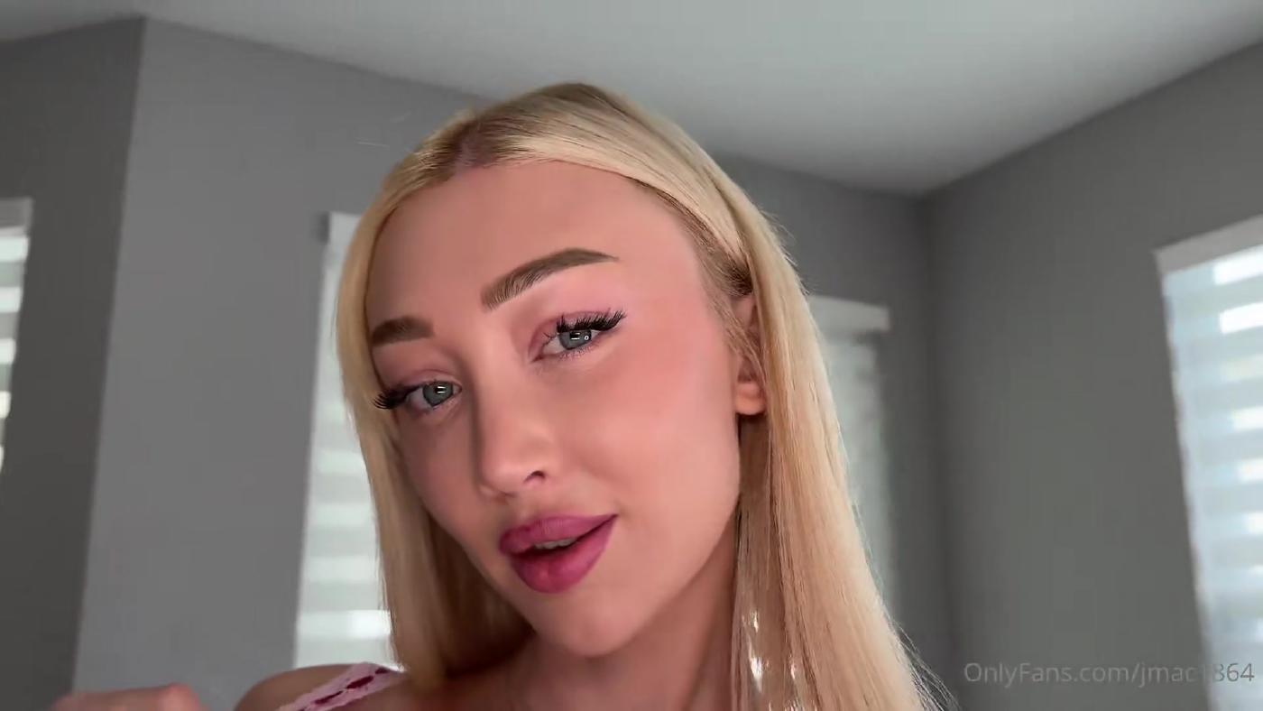 frances_bentley_nude_couch_blowjob_onlyfans_video_leaked-apvnag