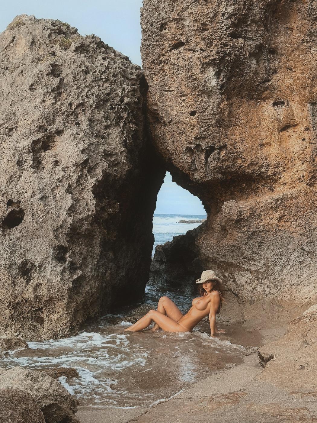 rachel_cook_full_frontal_nude_beach_set_leaked-hrybni