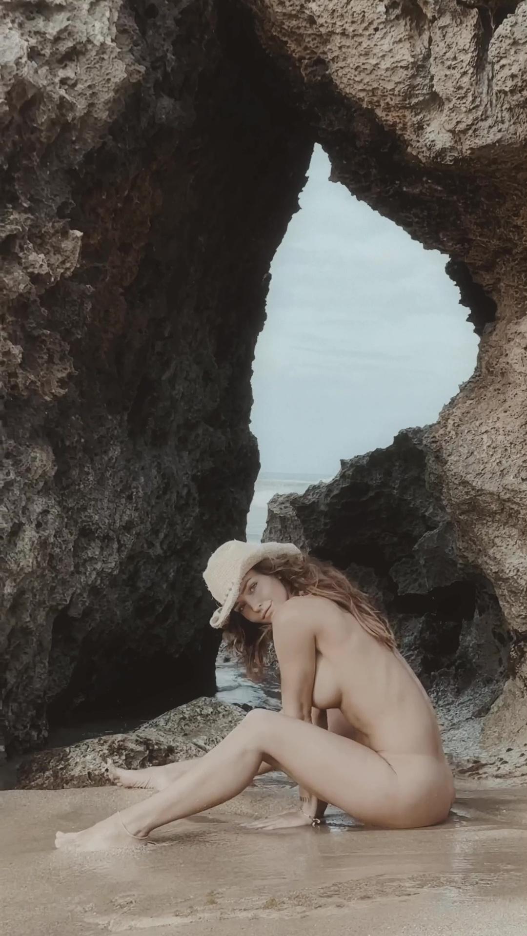 rachel_cook_full_frontal_nude_beach_set_leaked-jwmvnk