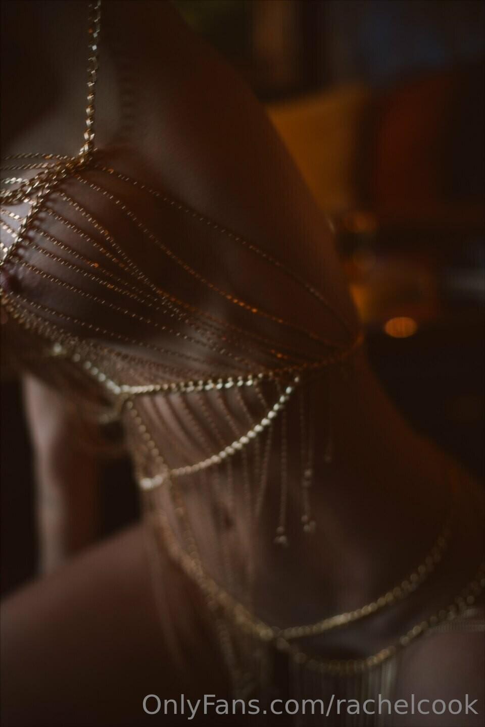 rachel_cook_nude_chain_lingerie_posing_set_leaked-kqyghz