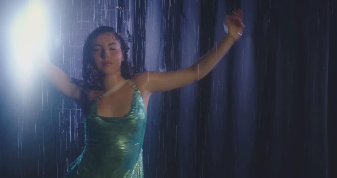 andrea_botez_sexy_wet_dress_dancing_video_leaked-avpfhv-influencers-gonewild