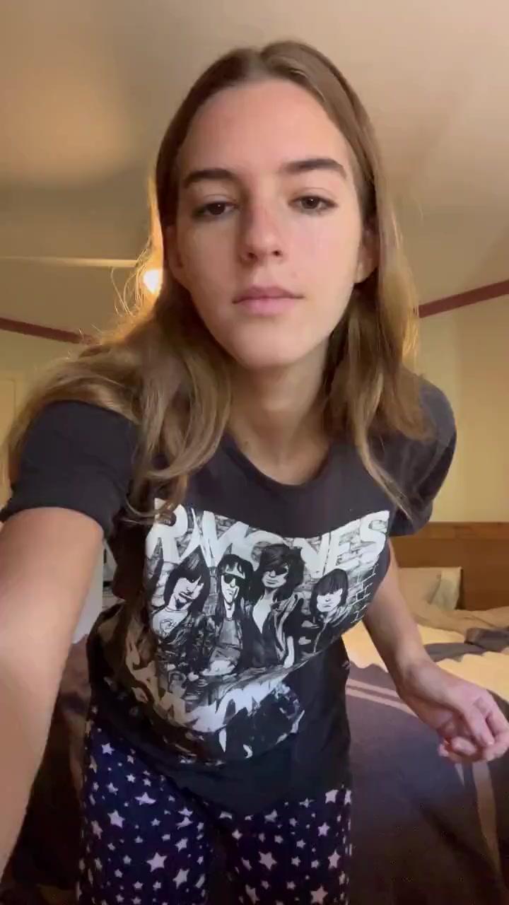 emily_feld_bikini_try-on_nipples_sunroom_video_leaked-asojha-influencers-gonewild