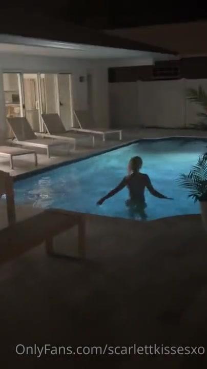 scarlettkissesxo_outdoor_pool_blowjob_onlyfans_video_leaked-coaeyo-influencers-gonewild