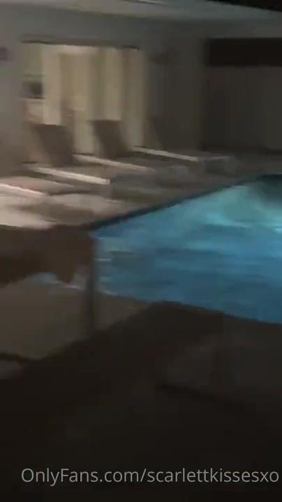 scarlettkissesxo_outdoor_pool_blowjob_onlyfans_video_leaked-rkfpom-influencers-gonewild