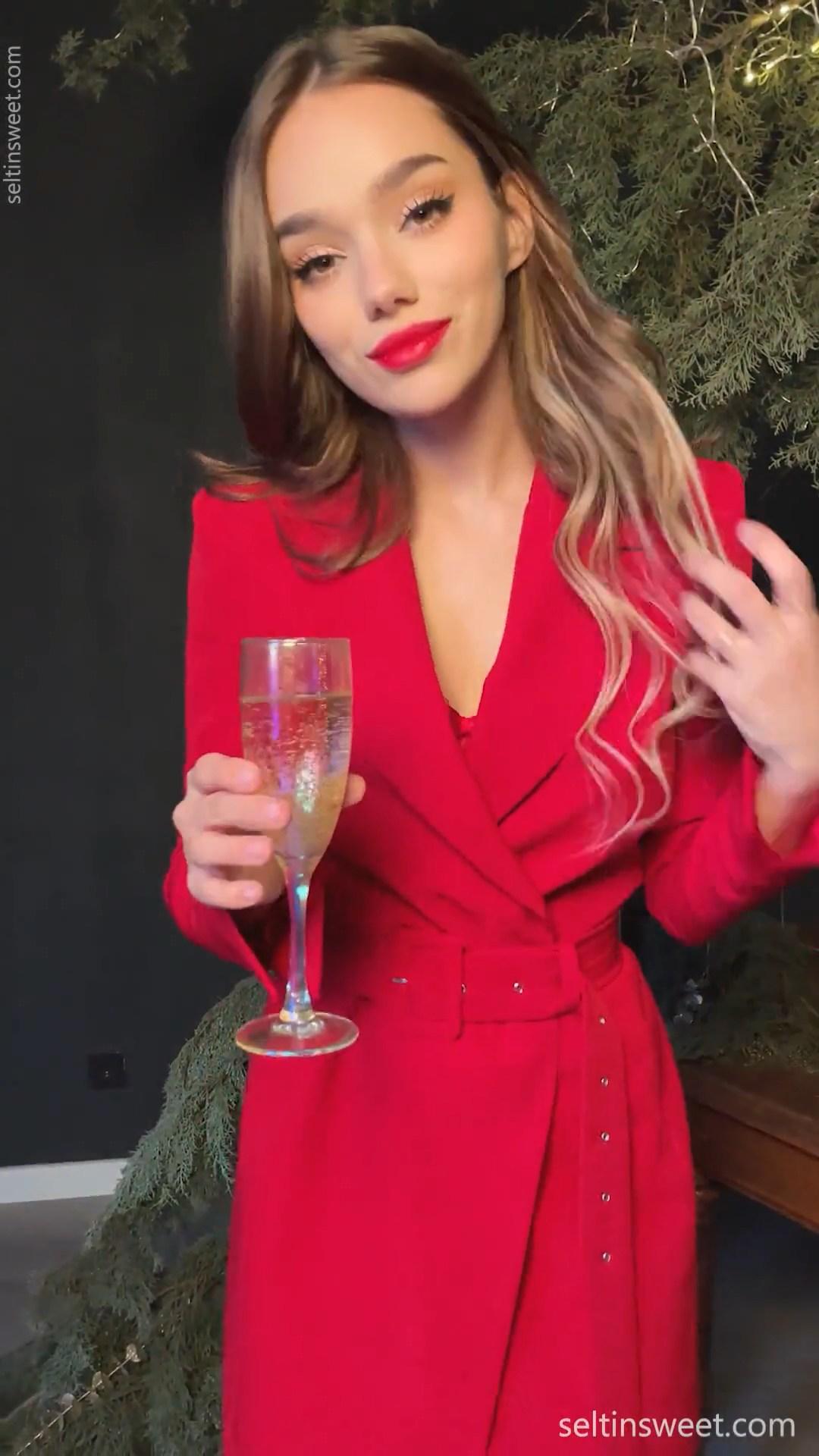 selti_nude_xmas_nipple_ornaments_onlyfans_video_leaked-ldzrnf-influencers-gonewild