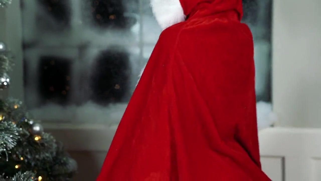 amouranth_nude_xmas_socks_tease_onlyfans_video_leaked-dilbau-influencersgonewild