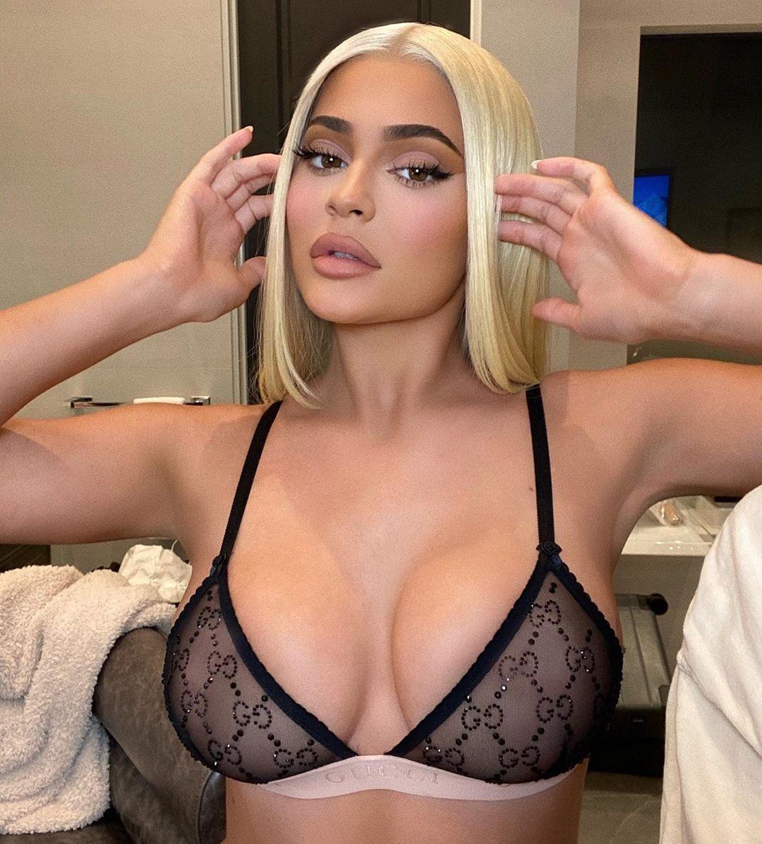 kylie_jenner_sheer_see_through_lingerie_nip_slip_set_leaked-mcpgaw-influencersgonewild