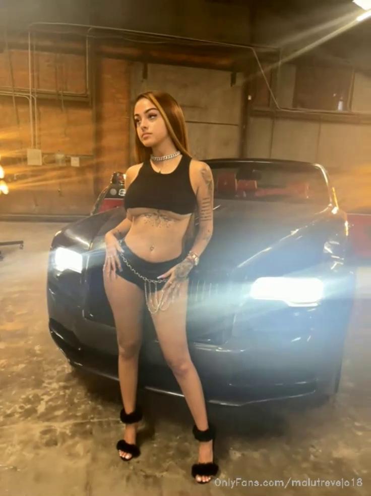 malu_trevejo_twerking_bts_car_photoshoot_onlyfans_video_leaked-zwfdqs-influencersgonewild