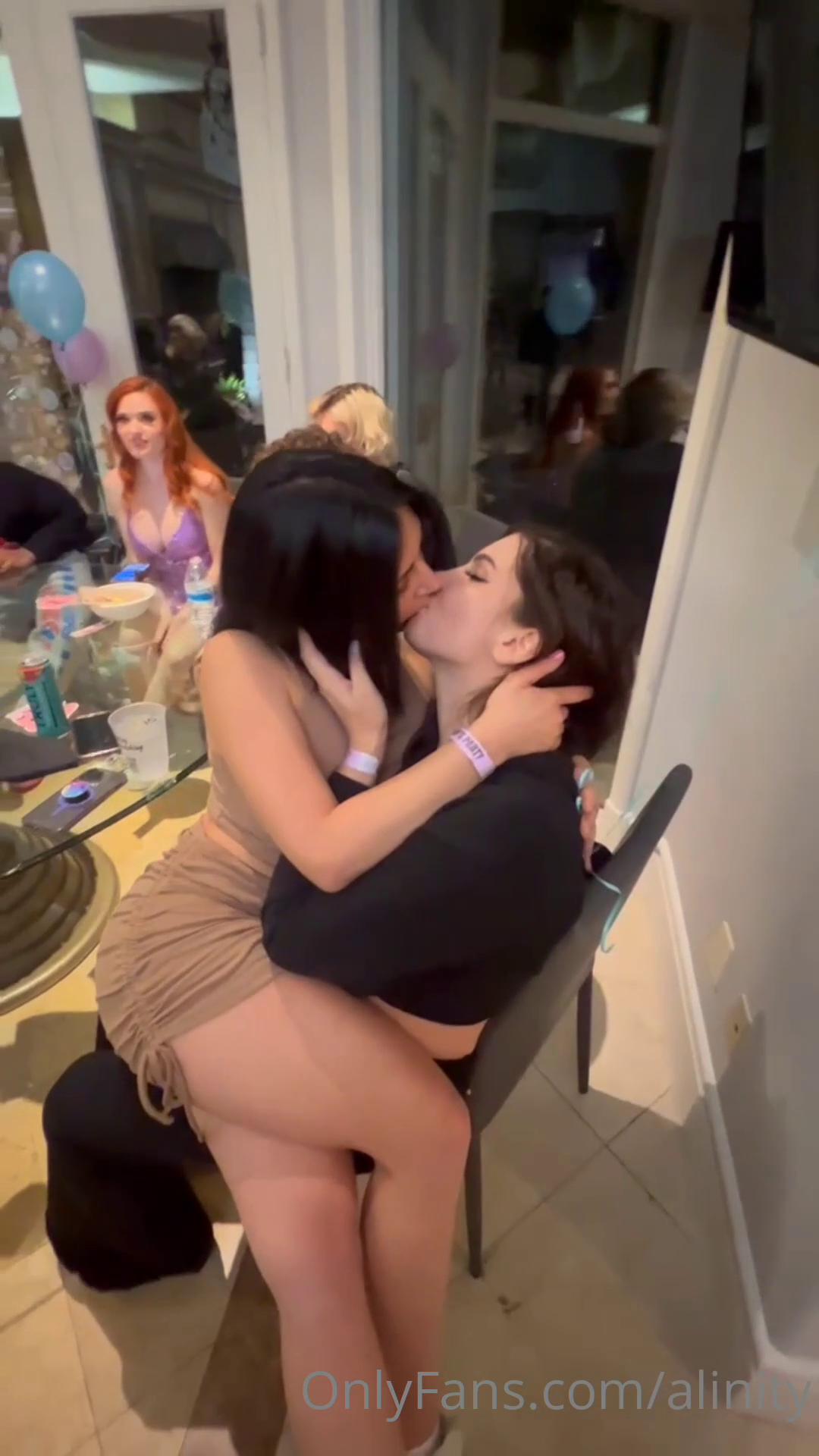 alinity_fandy_lesbian_french_kiss_ppv_onlyfans_video_leaked-fmqqub-influencersgonewild