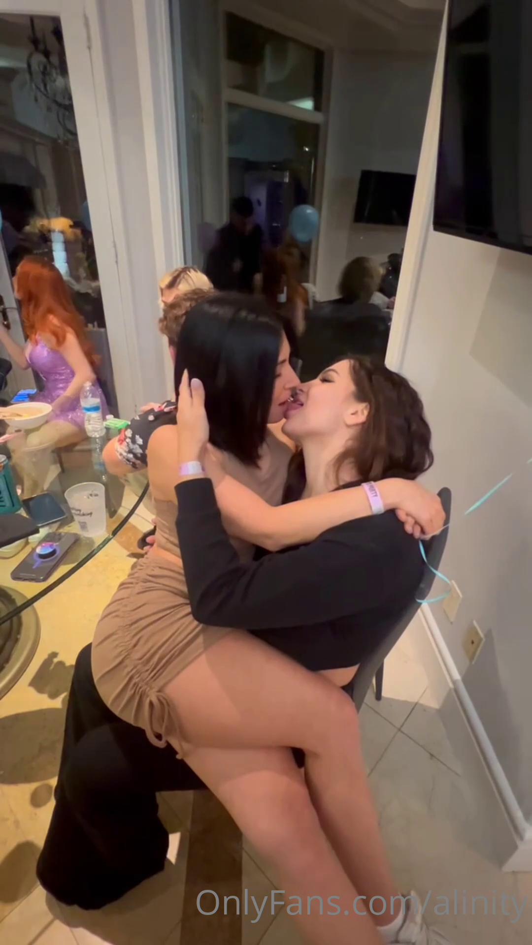 alinity_fandy_lesbian_french_kiss_ppv_onlyfans_video_leaked-ojtmdv-influencersgonewild