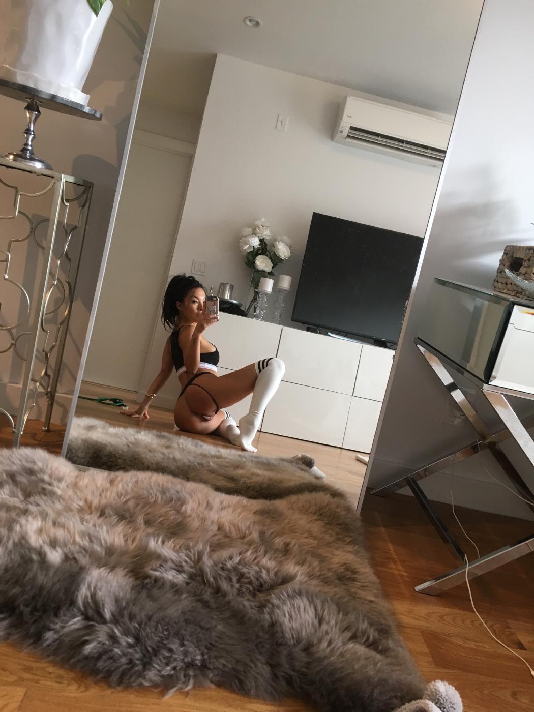 asa_akira_nude_mirror_selfie_onlyfans_set_leaked-ukwweh-influencersgonewild