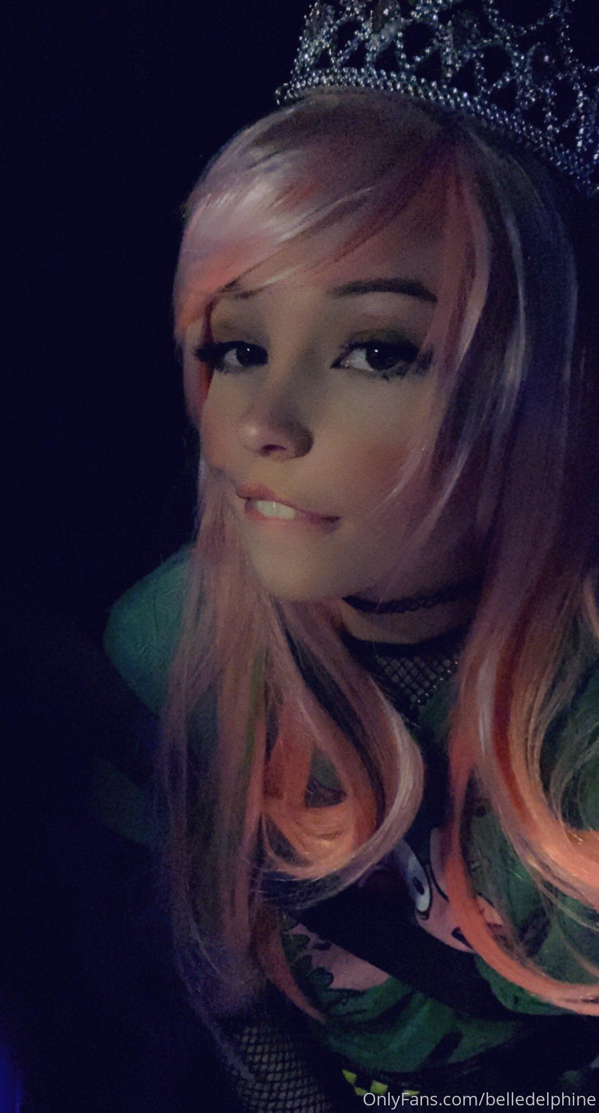 belle_delphine_pussy_closeup_nude_onlyfans_set_leaked-iymomk-influencersgonewild