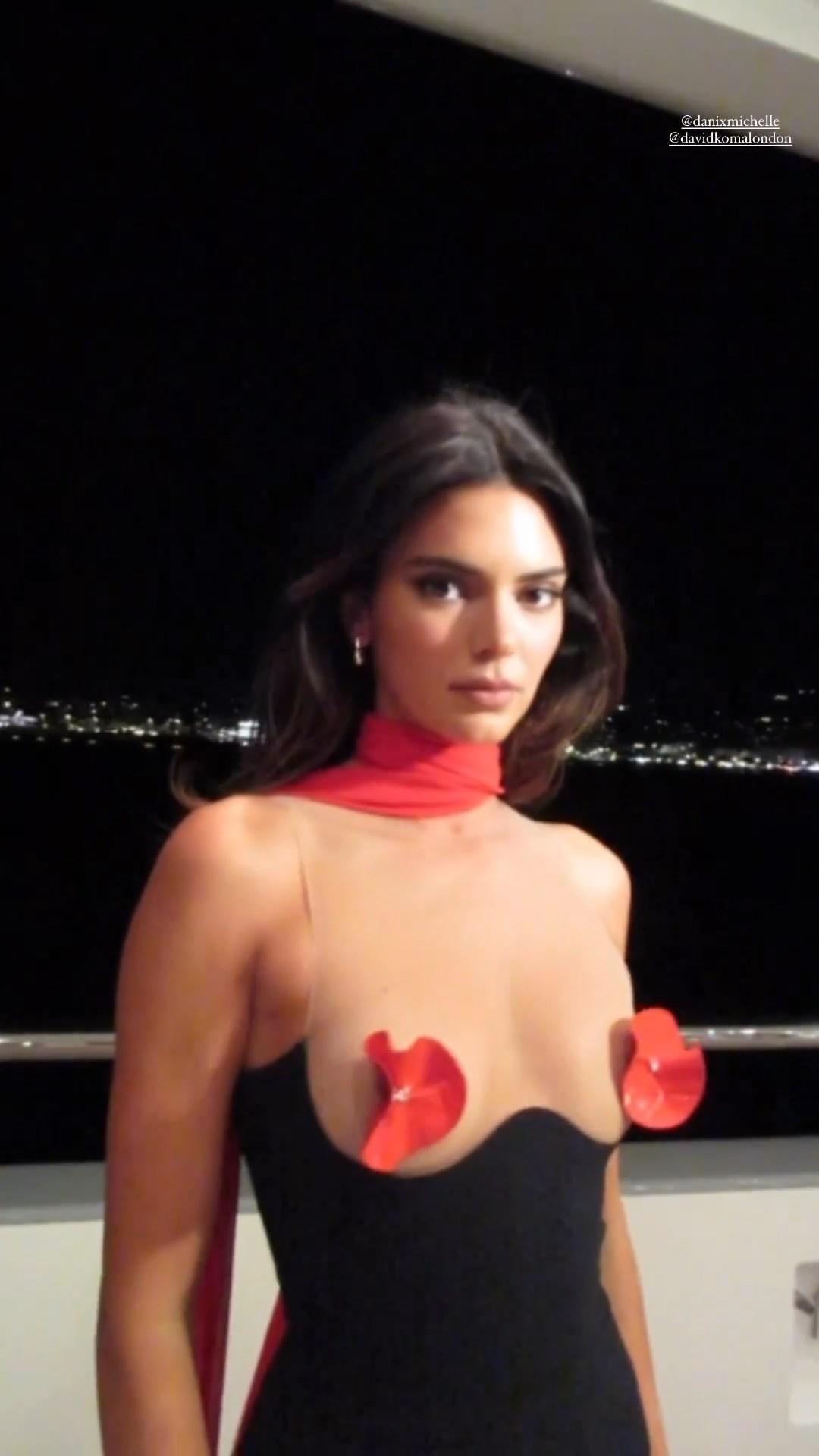 kendall_jenner_pasties_dress_candid_video_leaked-perpbq-influencersgonewild