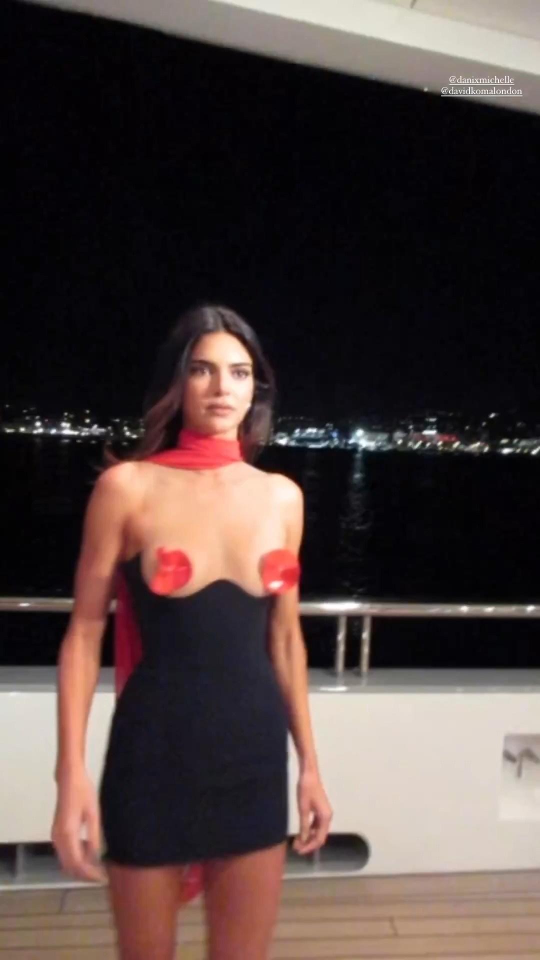 kendall_jenner_pasties_dress_candid_video_leaked-zyfoqh-influencersgonewild