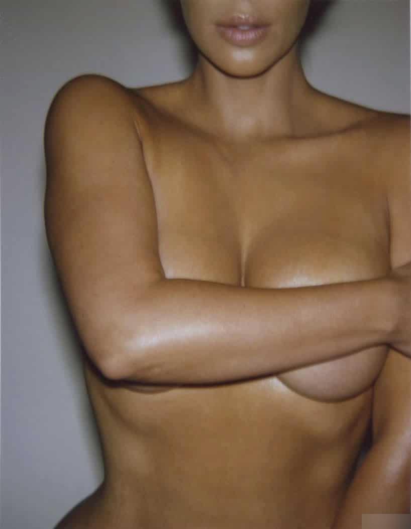 kim_kardashian_nude_body_paint_set_leaked-tmjpir-influencersgonewild