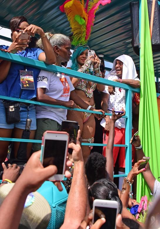 rihanna_barbados_festival_pussy_slip_leaked-aeljpm-influencersgonewild