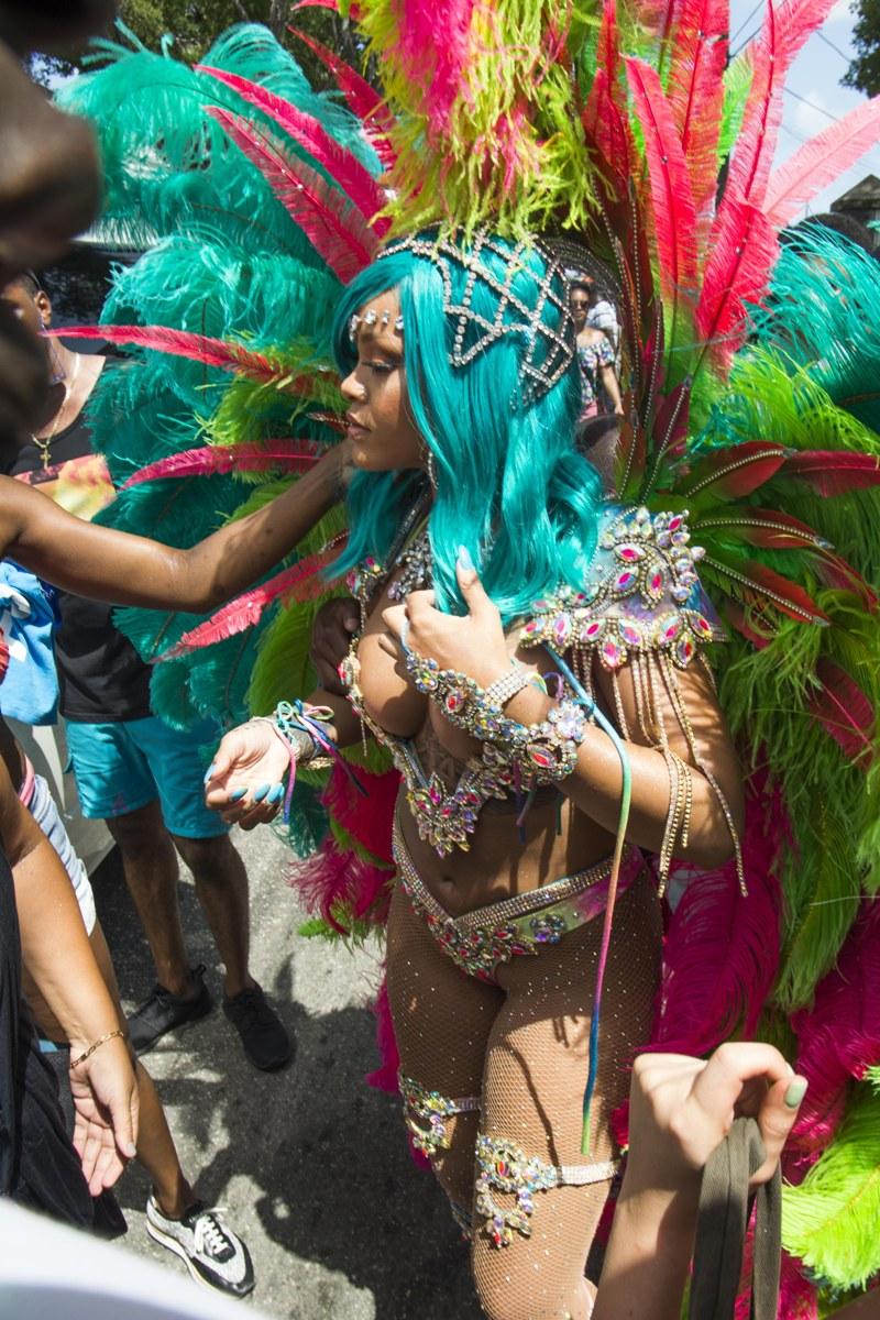 rihanna_barbados_festival_pussy_slip_leaked-aqqrsa-influencersgonewild