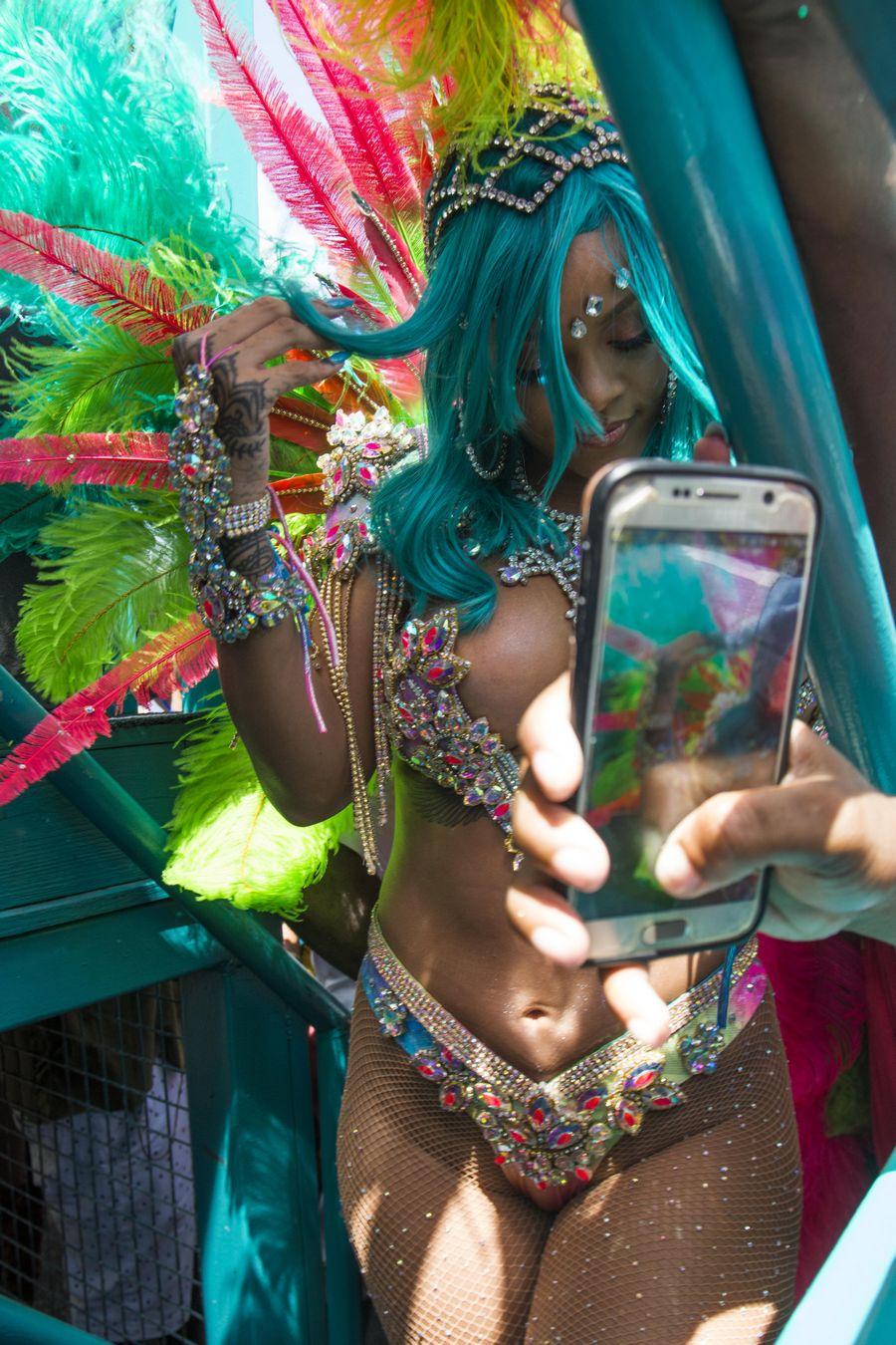 rihanna_barbados_festival_pussy_slip_leaked-cwqpyb-influencersgonewild