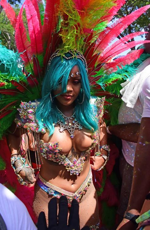 rihanna_barbados_festival_pussy_slip_leaked-dcypkx-influencersgonewild