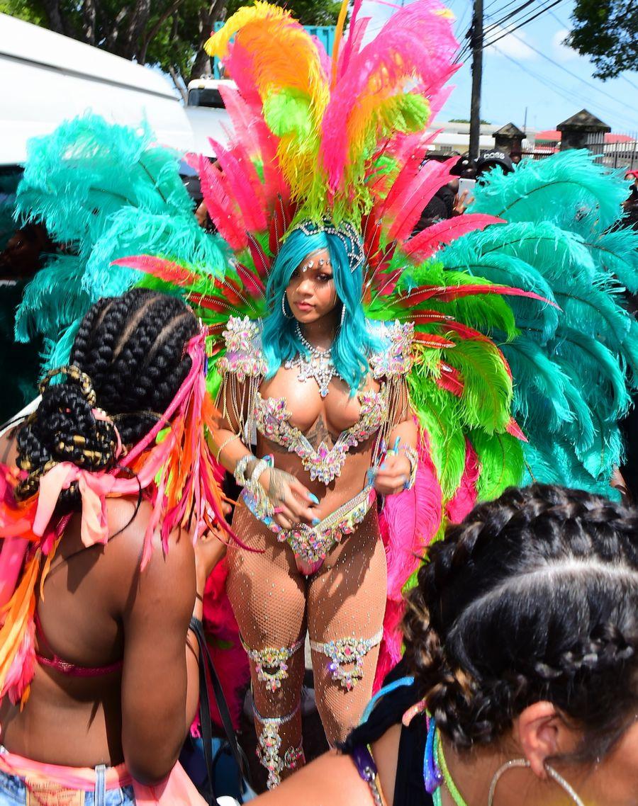 rihanna_barbados_festival_pussy_slip_leaked-gvjyud-influencersgonewild