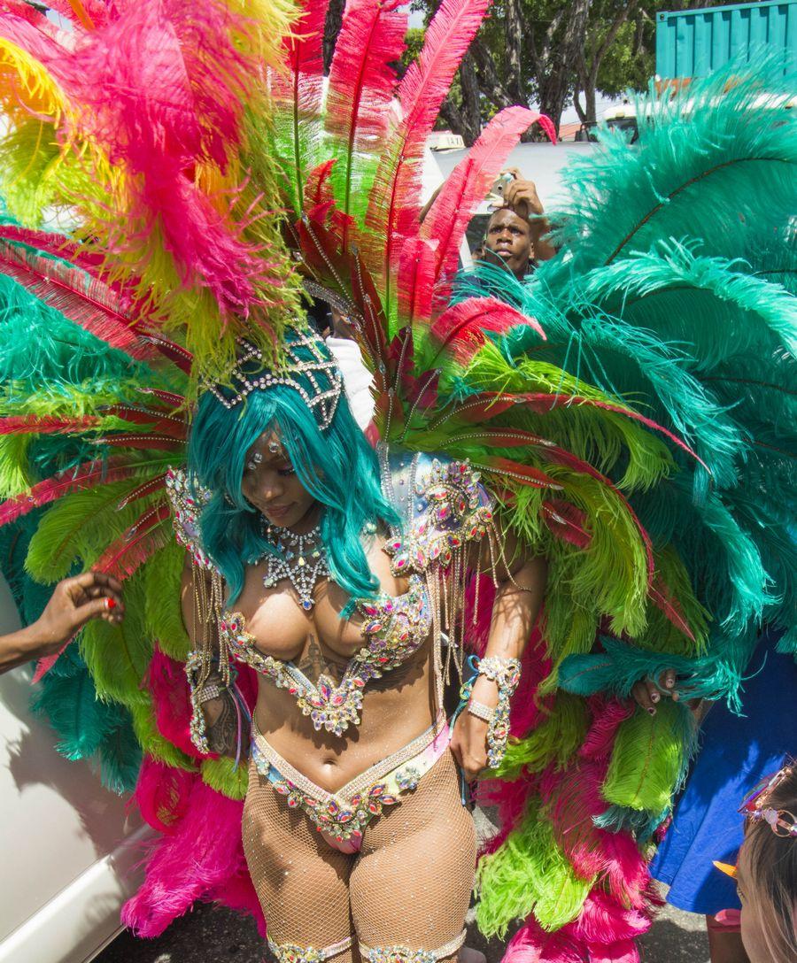 rihanna_barbados_festival_pussy_slip_leaked-iitzpc-influencersgonewild